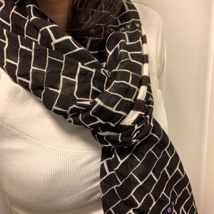 Marc Jacobs Scarf in good condition